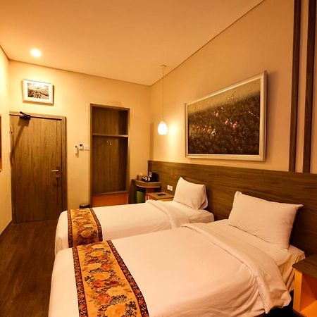 Super 8 By Wyndham Solo Otel Dış mekan fotoğraf