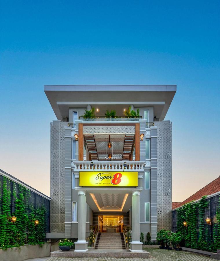 Super 8 By Wyndham Solo Otel Dış mekan fotoğraf