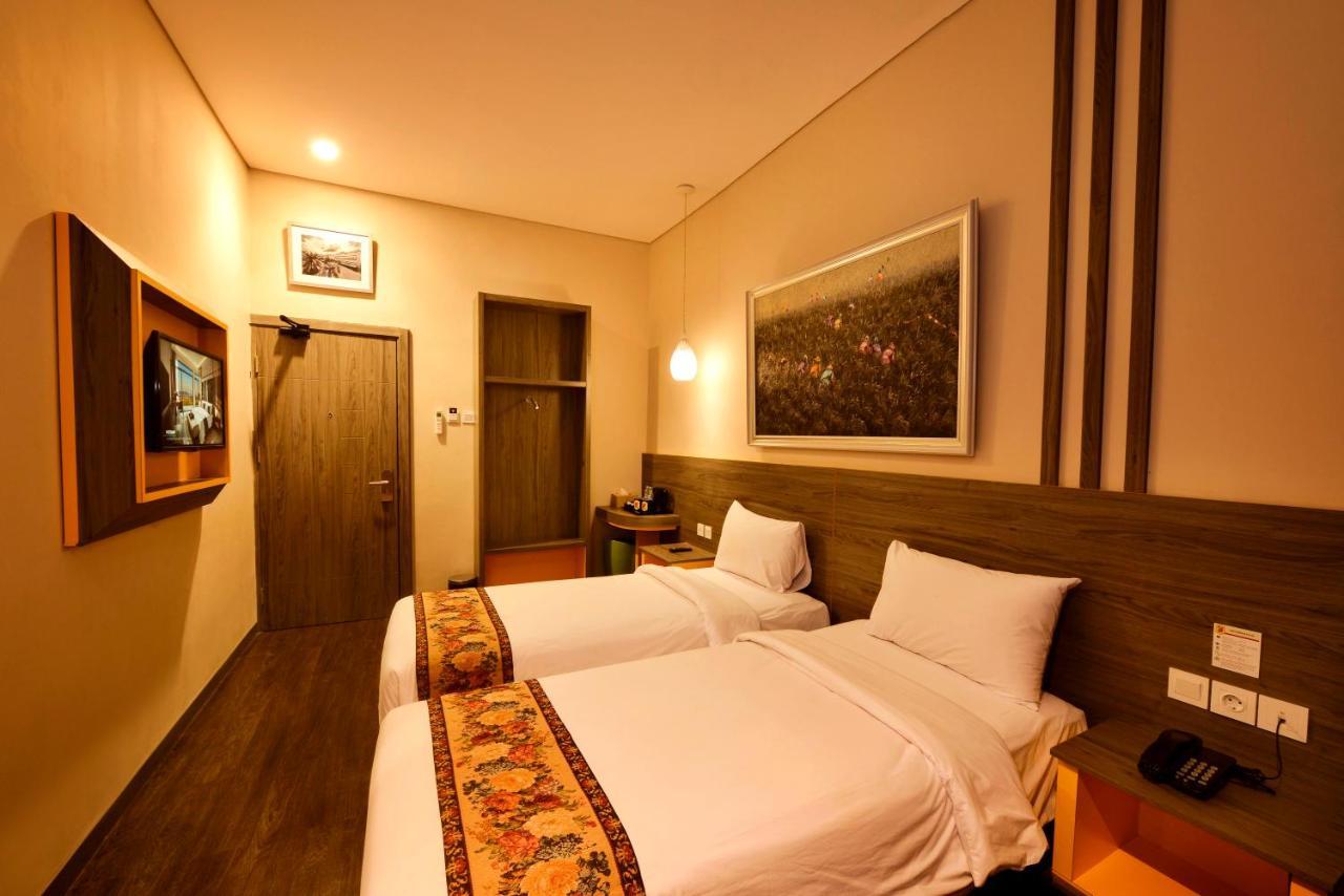 Super 8 By Wyndham Solo Otel Dış mekan fotoğraf