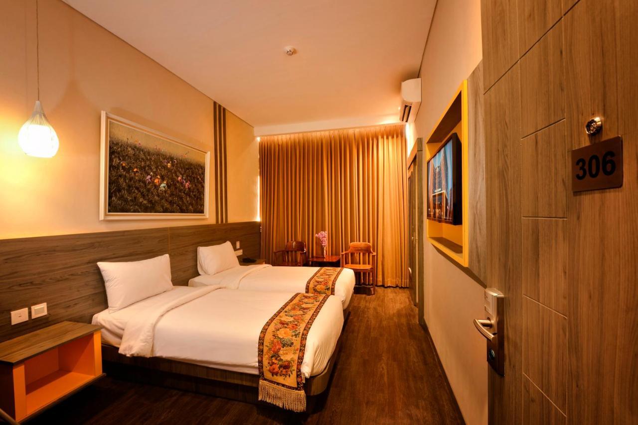 Super 8 By Wyndham Solo Otel Dış mekan fotoğraf