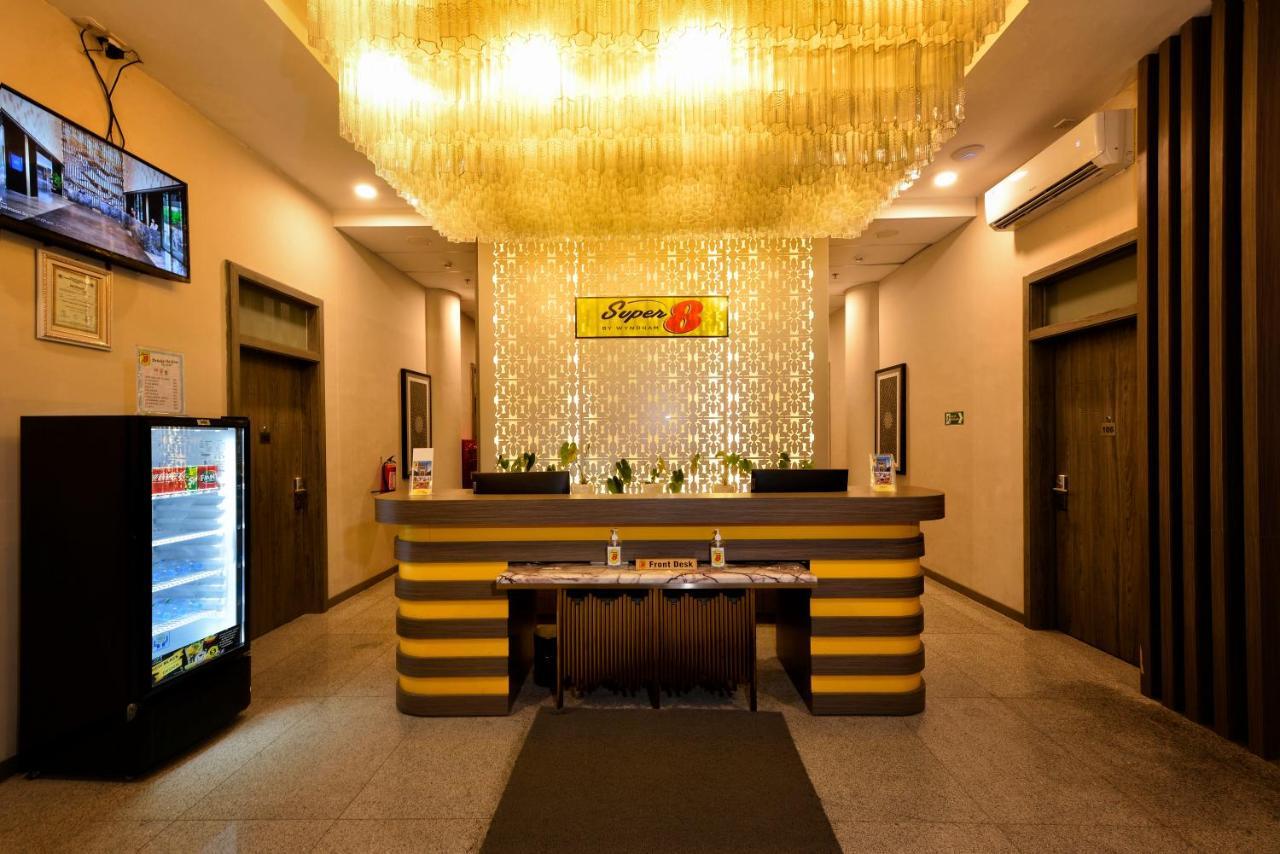 Super 8 By Wyndham Solo Otel Dış mekan fotoğraf